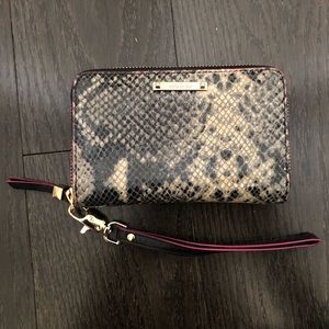 Stella & Dot Tech Wristlet